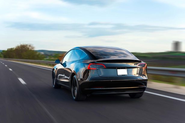 Tesla elektromobilis